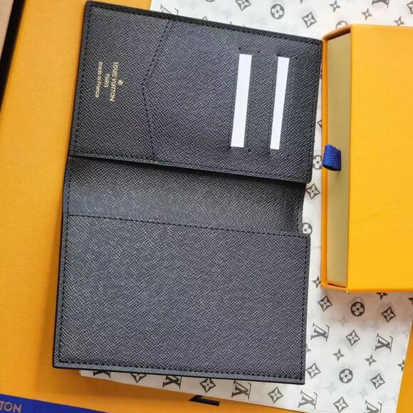 Louis Vuitton small wallet - Picture 6 of 8